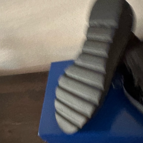 Mot-Cle’ Patent Leather Wedge Shoes Sz 36 / US 6 - Picture 3 of 4